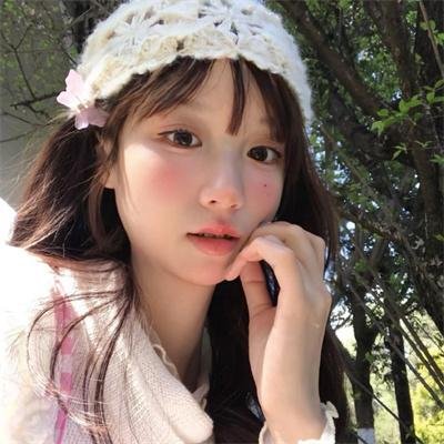 地板下的小矮人